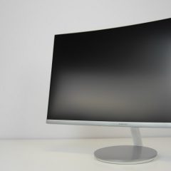 Samsung C27F – zakrzywiony monitor dla graczy i do pracy. Test recenzja opinia.